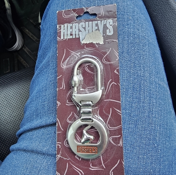 Hershey's Kiss Key Chain 2005 - Picture 5 of 6